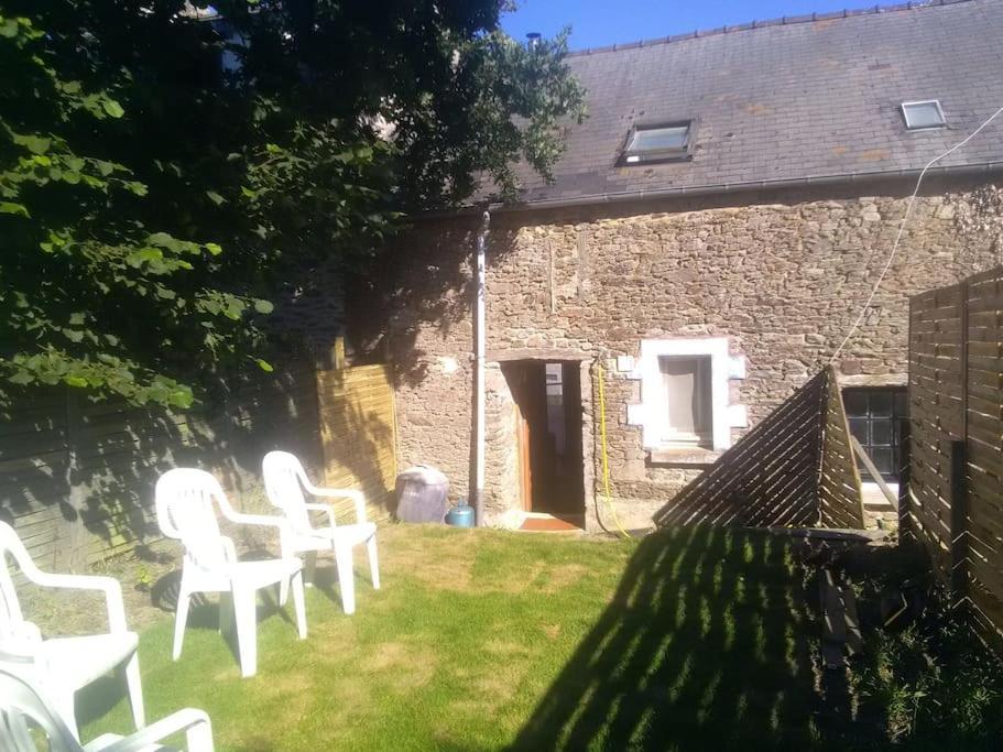 A L'Oree Des Champs Proche De La Mer Languenan Exterior photo